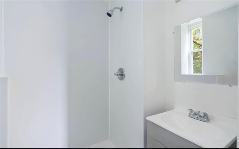 1247 Leishman Ave, New Kensington, 15068, 1 Bedroom Bedrooms, ,1 BathroomBathrooms,Lease,For Rent,Leishman Ave,1763665