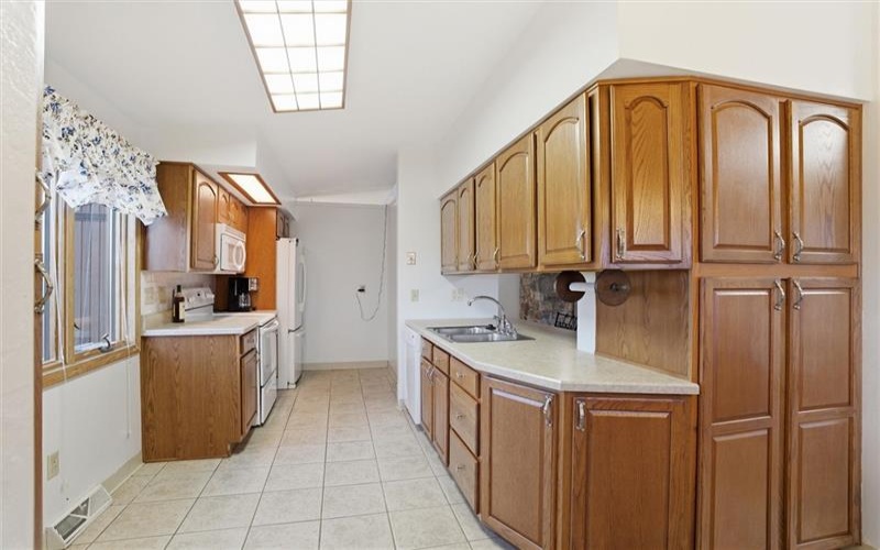 537 Lebanon School Rd, Rostraver Twp, 15012, 3 Bedrooms Bedrooms, 9 Rooms Rooms,3 BathroomsBathrooms,Residential,For Sale,Lebanon School Rd,1763725