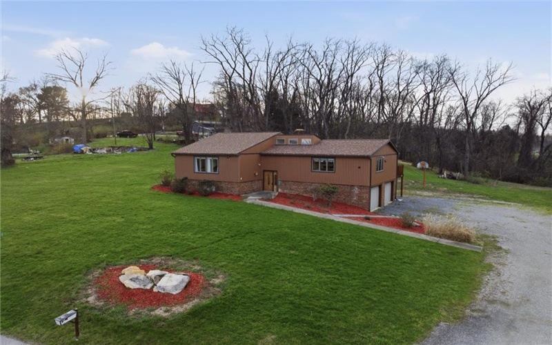 537 Lebanon School Rd, Rostraver Twp, 15012, 3 Bedrooms Bedrooms, 9 Rooms Rooms,3 BathroomsBathrooms,Residential,For Sale,Lebanon School Rd,1763725