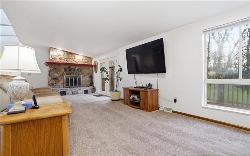 537 Lebanon School Rd, Rostraver Twp, 15012, 3 Bedrooms Bedrooms, 9 Rooms Rooms,3 BathroomsBathrooms,Residential,For Sale,Lebanon School Rd,1763725