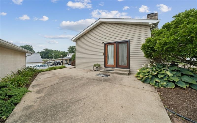 4074 Route 130, Irwin, 15642, 3 Bedrooms Bedrooms, 8 Rooms Rooms,1.1 BathroomsBathrooms,Residential,For Sale,Route 130,1763742