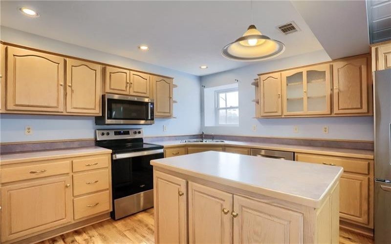 205 Howard Street, McDonald, 15057, 3 Bedrooms Bedrooms, 8 Rooms Rooms,1 BathroomBathrooms,Residential,For Sale,Howard Street,1763747