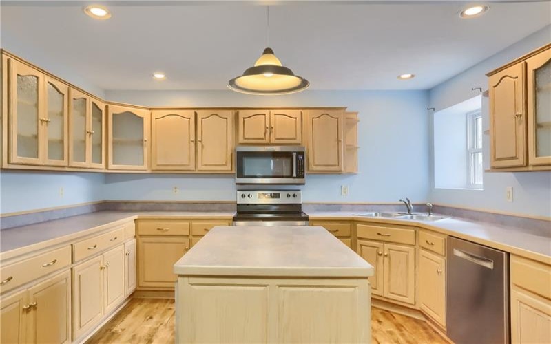 205 Howard Street, McDonald, 15057, 3 Bedrooms Bedrooms, 8 Rooms Rooms,1 BathroomBathrooms,Residential,For Sale,Howard Street,1763747