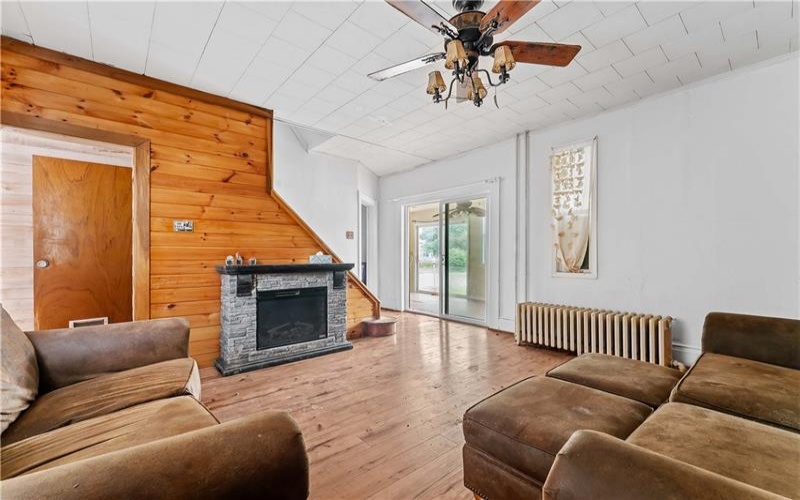 412 Commercial Ave, Masontown, 15461, 3 Bedrooms Bedrooms, ,1.1 BathroomsBathrooms,Residential,For Sale,Commercial Ave,1763749