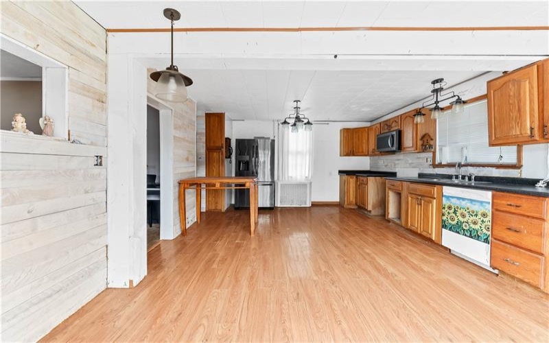 412 Commercial Ave, Masontown, 15461, 3 Bedrooms Bedrooms, ,1.1 BathroomsBathrooms,Residential,For Sale,Commercial Ave,1763749