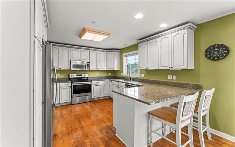 1053 Waterford Ct E, Canonsburg, 15317, 3 Bedrooms Bedrooms, ,2.1 BathroomsBathrooms,Residential,For Sale,Waterford Ct E,1763774