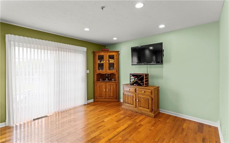 1053 Waterford Ct E, Canonsburg, 15317, 3 Bedrooms Bedrooms, ,2.1 BathroomsBathrooms,Residential,For Sale,Waterford Ct E,1763774