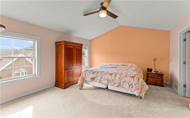 1053 Waterford Ct E, Canonsburg, 15317, 3 Bedrooms Bedrooms, ,2.1 BathroomsBathrooms,Residential,For Sale,Waterford Ct E,1763774