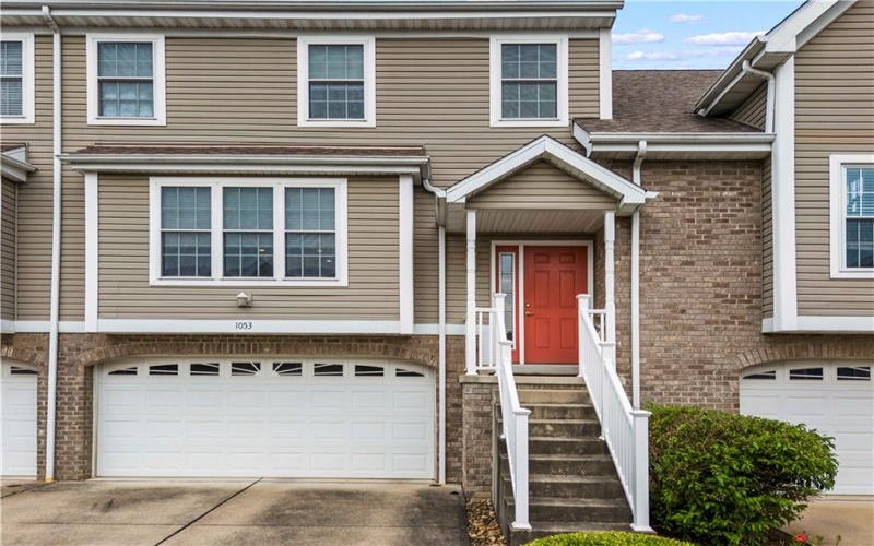 1053 Waterford Ct E, Canonsburg, 15317, 3 Bedrooms Bedrooms, ,2.1 BathroomsBathrooms,Residential,For Sale,Waterford Ct E,1763774