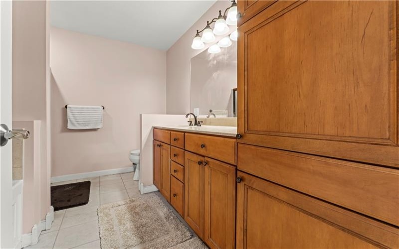 1053 Waterford Ct E, Canonsburg, 15317, 3 Bedrooms Bedrooms, ,2.1 BathroomsBathrooms,Residential,For Sale,Waterford Ct E,1763774