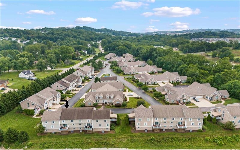 1053 Waterford Ct E, Canonsburg, 15317, 3 Bedrooms Bedrooms, ,2.1 BathroomsBathrooms,Residential,For Sale,Waterford Ct E,1763774