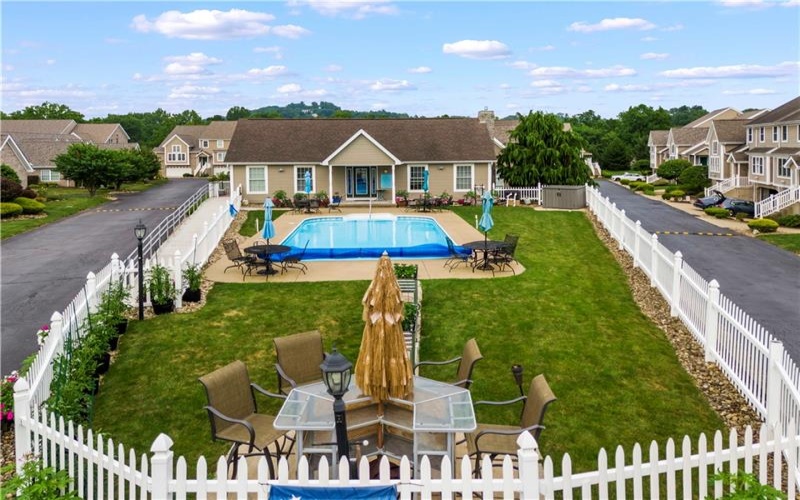 1053 Waterford Ct E, Canonsburg, 15317, 3 Bedrooms Bedrooms, ,2.1 BathroomsBathrooms,Residential,For Sale,Waterford Ct E,1763774