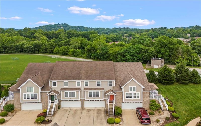1053 Waterford Ct E, Canonsburg, 15317, 3 Bedrooms Bedrooms, ,2.1 BathroomsBathrooms,Residential,For Sale,Waterford Ct E,1763774