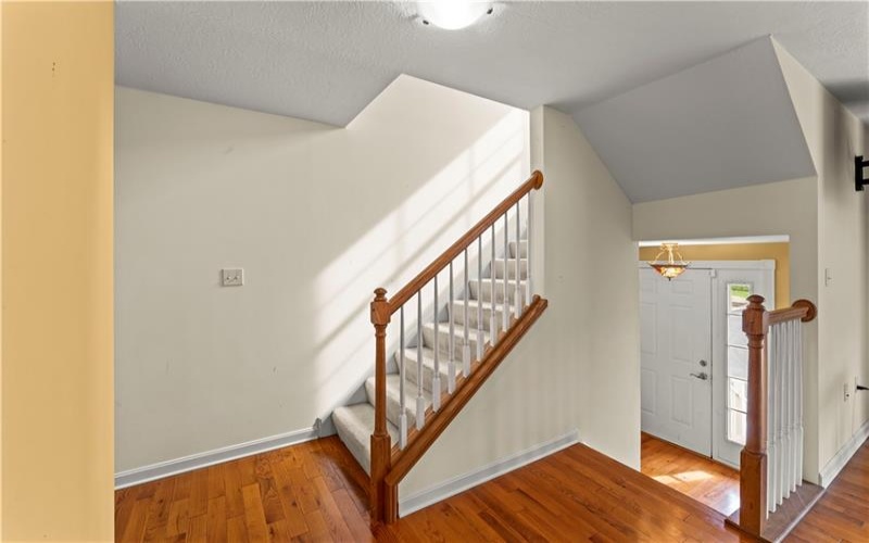 1053 Waterford Ct E, Canonsburg, 15317, 3 Bedrooms Bedrooms, ,2.1 BathroomsBathrooms,Residential,For Sale,Waterford Ct E,1763774