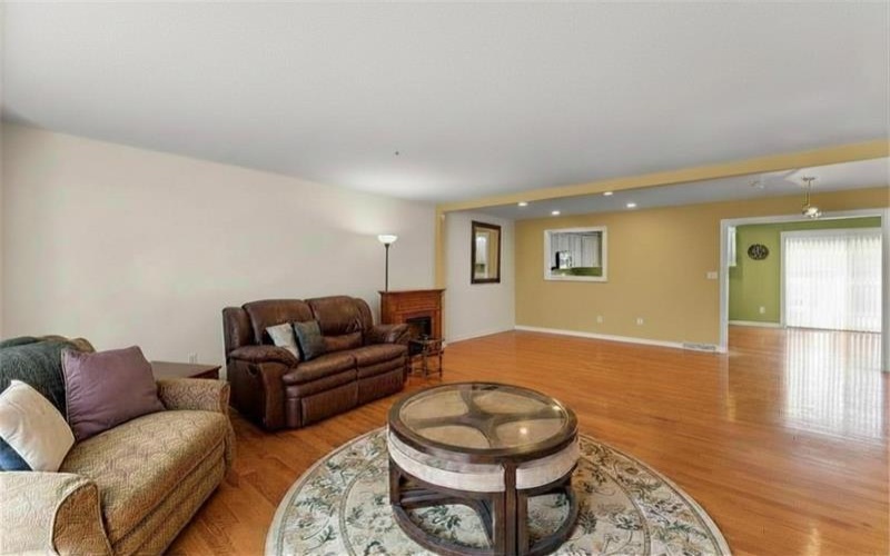 1053 Waterford Ct E, Canonsburg, 15317, 3 Bedrooms Bedrooms, ,2.1 BathroomsBathrooms,Residential,For Sale,Waterford Ct E,1763774