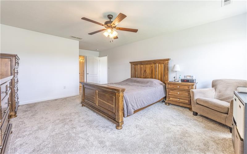 1012 Colonial Dr, Uniontown, 15401, 3 Bedrooms Bedrooms, ,2 BathroomsBathrooms,Residential,For Sale,Colonial Dr,1763780