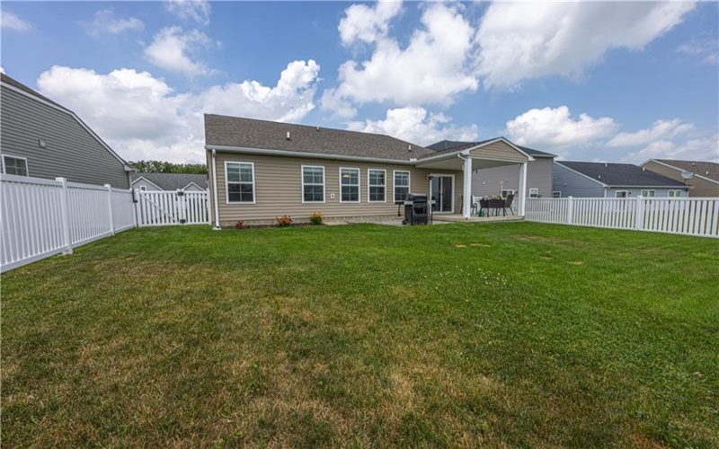 1012 Colonial Dr, Uniontown, 15401, 3 Bedrooms Bedrooms, ,2 BathroomsBathrooms,Residential,For Sale,Colonial Dr,1763780