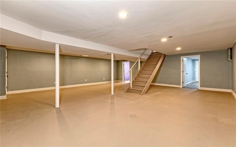 3222 Ridgeway Road, Greensburg, 15601, 5 Bedrooms Bedrooms, 13 Rooms Rooms,2.2 BathroomsBathrooms,Residential,For Sale,Ridgeway Road,1763796