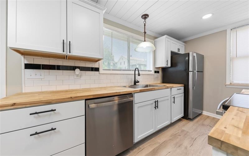 305 Spring Ln, West Newton, 15089, 1 Bedroom Bedrooms, ,1 BathroomBathrooms,Residential,For Sale,Spring Ln,1763868