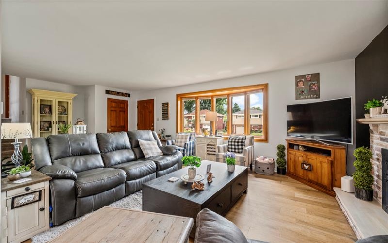 247 Mary DRIVE, New Kensington, 15068, 3 Bedrooms Bedrooms, 9 Rooms Rooms,2.1 BathroomsBathrooms,Residential,For Sale,Mary,1763881