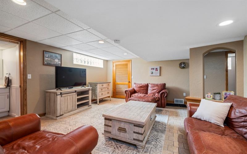 247 Mary DRIVE, New Kensington, 15068, 3 Bedrooms Bedrooms, 9 Rooms Rooms,2.1 BathroomsBathrooms,Residential,For Sale,Mary,1763881
