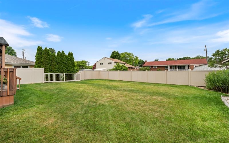 247 Mary DRIVE, New Kensington, 15068, 3 Bedrooms Bedrooms, 9 Rooms Rooms,2.1 BathroomsBathrooms,Residential,For Sale,Mary,1763881