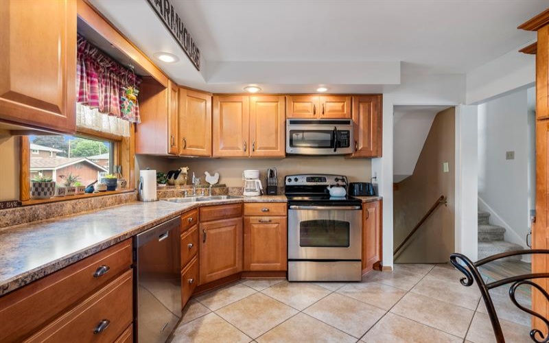 247 Mary DRIVE, New Kensington, 15068, 3 Bedrooms Bedrooms, 9 Rooms Rooms,2.1 BathroomsBathrooms,Residential,For Sale,Mary,1763881