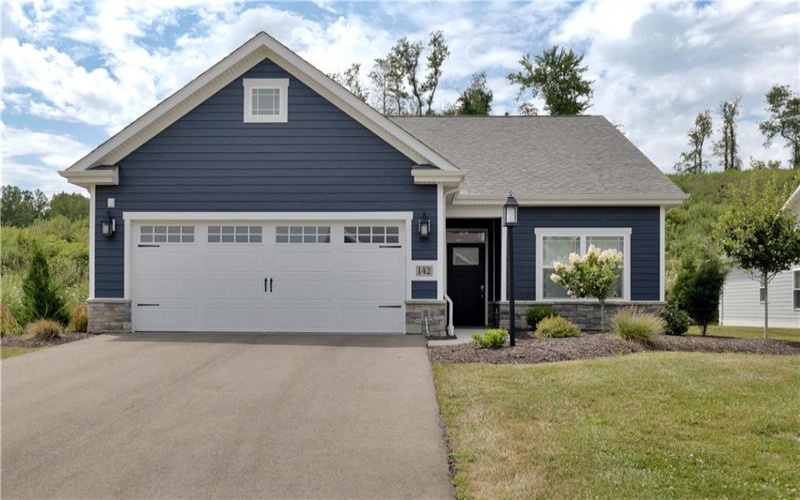 142 Summer Ln, McDonald, 15057, 3 Bedrooms Bedrooms, 9 Rooms Rooms,2 BathroomsBathrooms,Residential,For Sale,Summer Ln,1763896