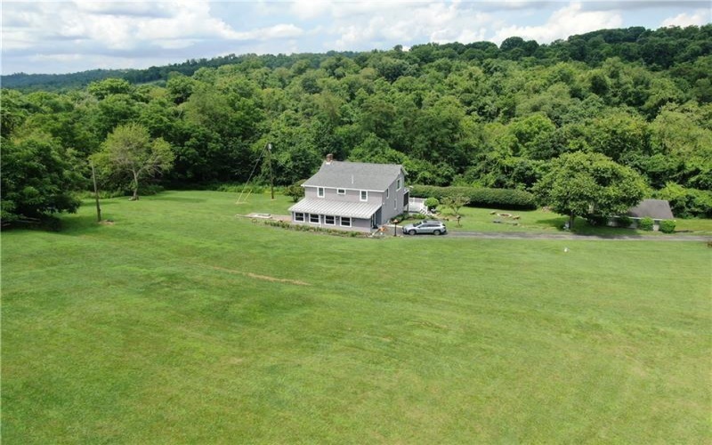 426 Station Rd, Scenery Hill, 15360, 4 Bedrooms Bedrooms, ,2 BathroomsBathrooms,Residential,For Sale,Station Rd,1763924