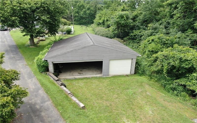 426 Station Rd, Scenery Hill, 15360, 4 Bedrooms Bedrooms, ,2 BathroomsBathrooms,Residential,For Sale,Station Rd,1763924