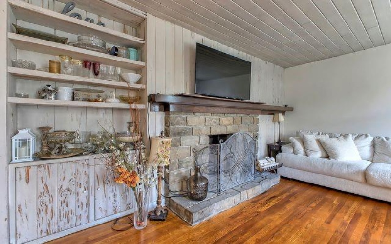 200 College Ave, Mount Pleasant, 15666, 3 Bedrooms Bedrooms, 8 Rooms Rooms,1.1 BathroomsBathrooms,Residential,For Sale,College Ave,1763942