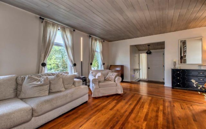 200 College Ave, Mount Pleasant, 15666, 3 Bedrooms Bedrooms, 8 Rooms Rooms,1.1 BathroomsBathrooms,Residential,For Sale,College Ave,1763942
