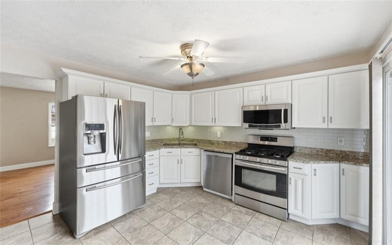 328 Whitney Chase Lane, Irwin, 15642, 3 Bedrooms Bedrooms, 9 Rooms Rooms,2.1 BathroomsBathrooms,Residential,For Sale,Whitney Chase Lane,1763945