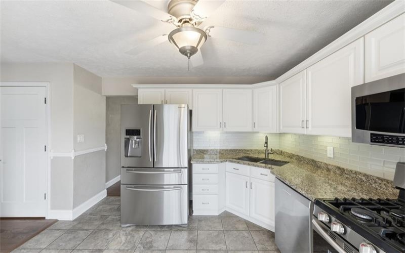328 Whitney Chase Lane, Irwin, 15642, 3 Bedrooms Bedrooms, 9 Rooms Rooms,2.1 BathroomsBathrooms,Residential,For Sale,Whitney Chase Lane,1763945