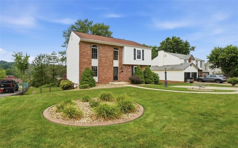 328 Whitney Chase Lane, Irwin, 15642, 3 Bedrooms Bedrooms, 9 Rooms Rooms,2.1 BathroomsBathrooms,Residential,For Sale,Whitney Chase Lane,1763945