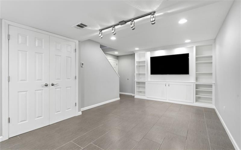 328 Whitney Chase Lane, Irwin, 15642, 3 Bedrooms Bedrooms, 9 Rooms Rooms,2.1 BathroomsBathrooms,Residential,For Sale,Whitney Chase Lane,1763945