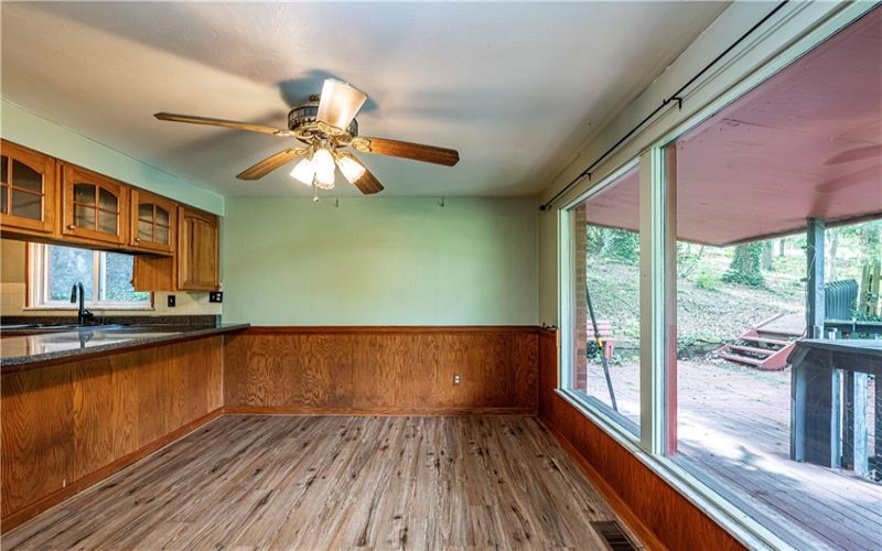486 Woodlawn Ave, Jeannette, 15644, 2 Bedrooms Bedrooms, 7 Rooms Rooms,1.1 BathroomsBathrooms,Residential,For Sale,Woodlawn Ave,1763975