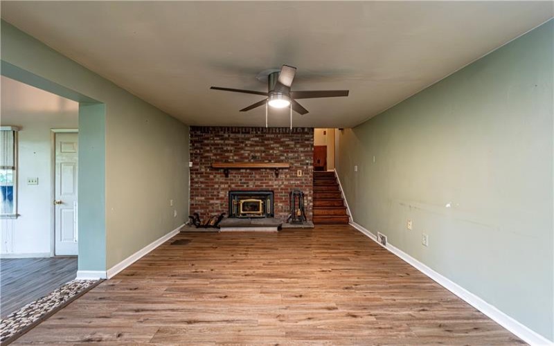 486 Woodlawn Ave, Jeannette, 15644, 2 Bedrooms Bedrooms, 7 Rooms Rooms,1.1 BathroomsBathrooms,Residential,For Sale,Woodlawn Ave,1763975