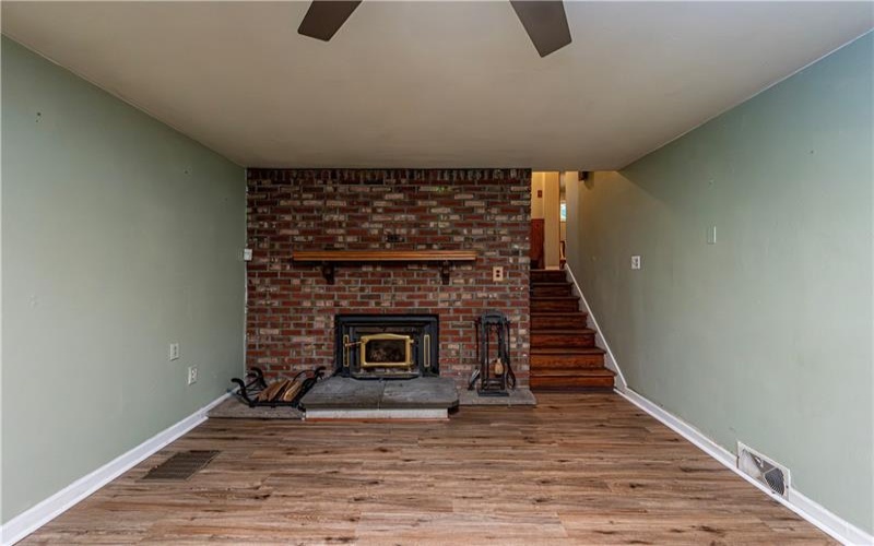 486 Woodlawn Ave, Jeannette, 15644, 2 Bedrooms Bedrooms, 7 Rooms Rooms,1.1 BathroomsBathrooms,Residential,For Sale,Woodlawn Ave,1763975