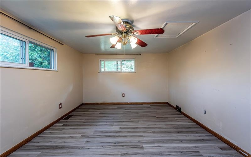 486 Woodlawn Ave, Jeannette, 15644, 2 Bedrooms Bedrooms, 7 Rooms Rooms,1.1 BathroomsBathrooms,Residential,For Sale,Woodlawn Ave,1763975