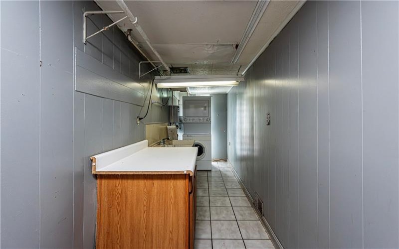 486 Woodlawn Ave, Jeannette, 15644, 2 Bedrooms Bedrooms, 7 Rooms Rooms,1.1 BathroomsBathrooms,Residential,For Sale,Woodlawn Ave,1763975