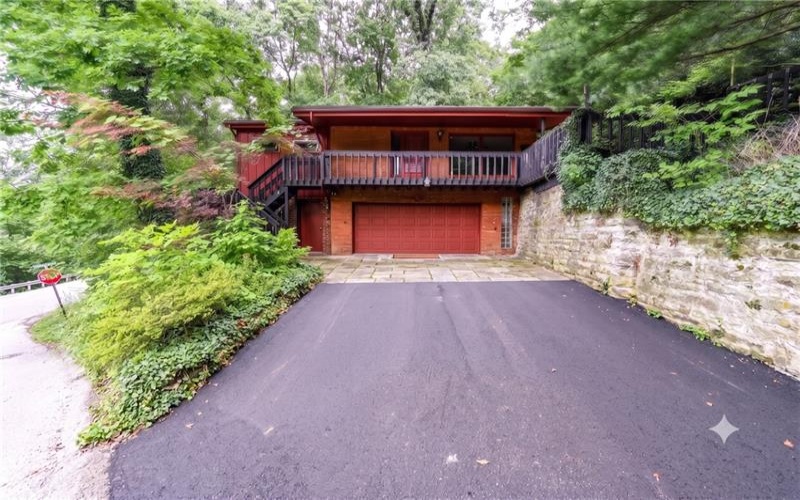 486 Woodlawn Ave, Jeannette, 15644, 2 Bedrooms Bedrooms, 7 Rooms Rooms,1.1 BathroomsBathrooms,Residential,For Sale,Woodlawn Ave,1763975
