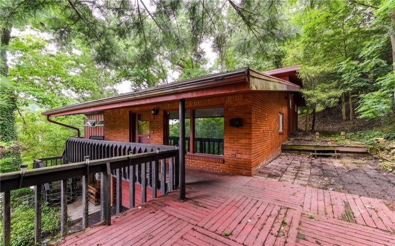 486 Woodlawn Ave, Jeannette, 15644, 2 Bedrooms Bedrooms, 7 Rooms Rooms,1.1 BathroomsBathrooms,Residential,For Sale,Woodlawn Ave,1763975