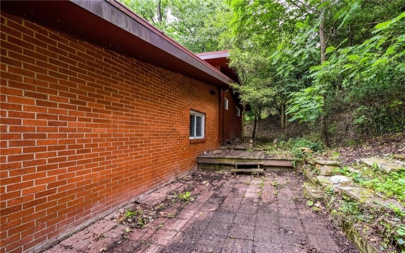 486 Woodlawn Ave, Jeannette, 15644, 2 Bedrooms Bedrooms, 7 Rooms Rooms,1.1 BathroomsBathrooms,Residential,For Sale,Woodlawn Ave,1763975