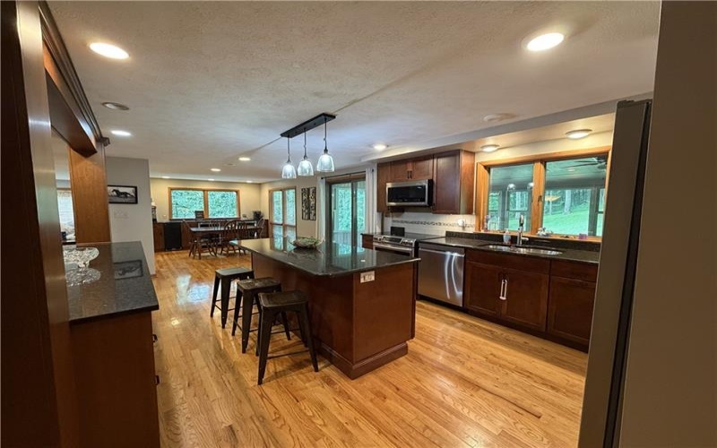 4900 Cole Road, Murrysville, 15668, 3 Bedrooms Bedrooms, 11 Rooms Rooms,3.1 BathroomsBathrooms,Residential,For Sale,Cole Road,1764000