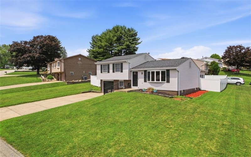 850 Westchester Dr, Irwin, 15642, 3 Bedrooms Bedrooms, ,2 BathroomsBathrooms,Residential,For Sale,Westchester Dr,1764007