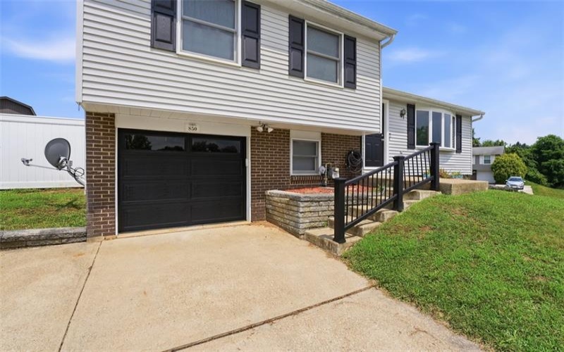850 Westchester Dr, Irwin, 15642, 3 Bedrooms Bedrooms, ,2 BathroomsBathrooms,Residential,For Sale,Westchester Dr,1764007