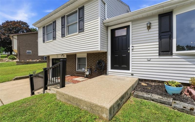 850 Westchester Dr, Irwin, 15642, 3 Bedrooms Bedrooms, ,2 BathroomsBathrooms,Residential,For Sale,Westchester Dr,1764007