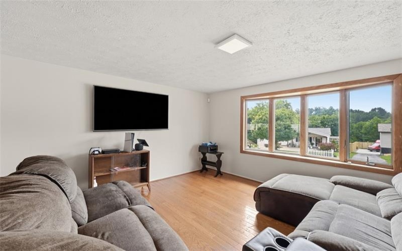 850 Westchester Dr, Irwin, 15642, 3 Bedrooms Bedrooms, ,2 BathroomsBathrooms,Residential,For Sale,Westchester Dr,1764007