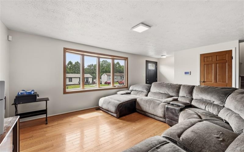 850 Westchester Dr, Irwin, 15642, 3 Bedrooms Bedrooms, ,2 BathroomsBathrooms,Residential,For Sale,Westchester Dr,1764007